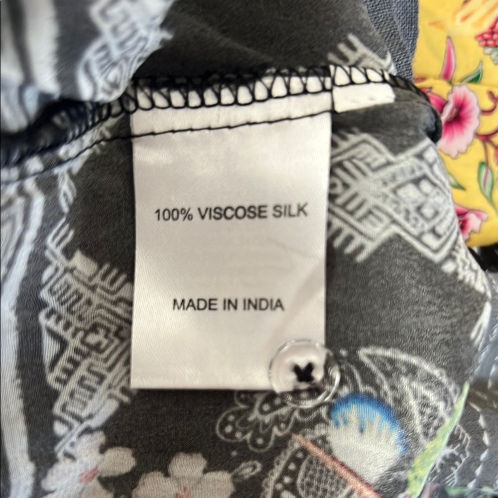 Silk Floral Black Blouse NWT - Picture 5 of 6